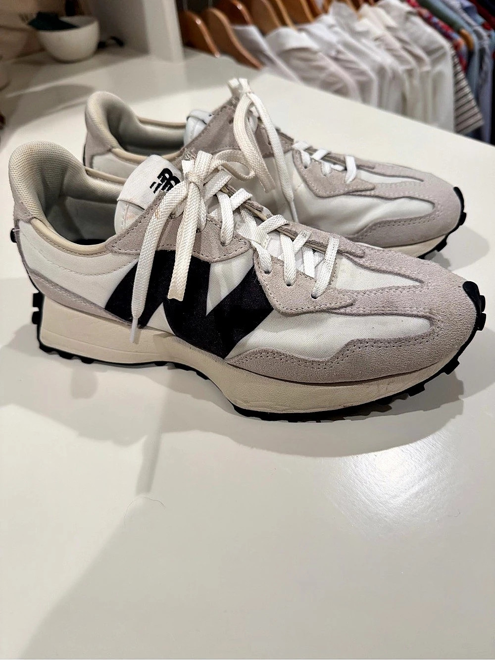 New Balance 327 Women's Sneakers US 8.5